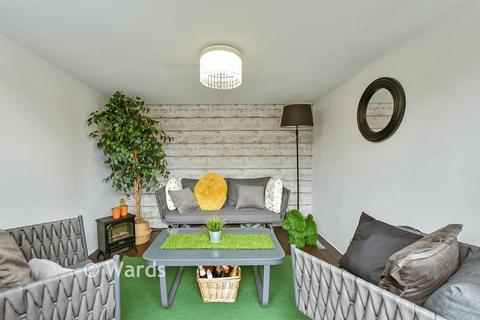3 bed property, in Elms Vale Road, £300,000