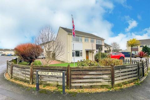 3 bed property, in Mendip Avenue, £260,000