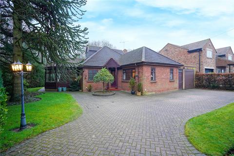 4 bed property, in Wood Lane, £725,000