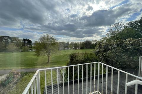 3 bed property, in Albemarle Gate, £360,000