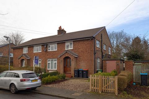 2 bed property, in Grange Road, £130,000