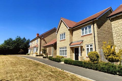 4 bed property, in Vartenham Close Milborne Port, £465,000