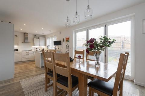4 bed property, in Vartenham Close Milborne Port, £465,000