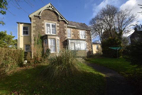 5 bed property, in 43 Clinton Road, £290,000