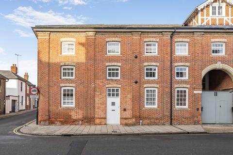 6 bed property, in Westgate Street, £698,500