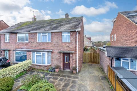 3 bed property, in Newlands Lane, £325,000