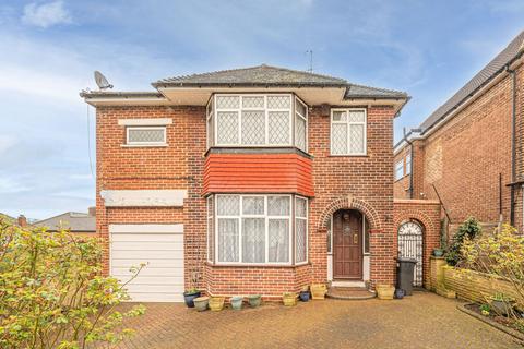 3 bed property, in Tintern Gardens, £1,000,000
