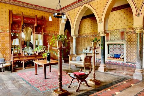 8 bed property, in Bishops Court Lane, £3,950,000