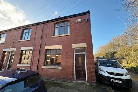 2 bed property, in Bucklands Avenue, £110,000