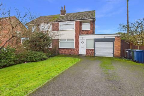 3 bed property, in :udlow Drive, £255,000
