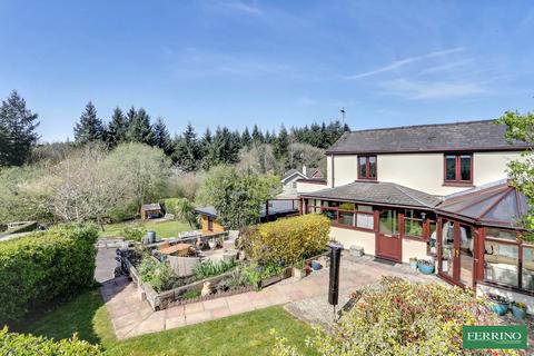 4 bed property, in (With 1 Bed Annex), £489,950
