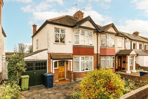 3 bed property, in Melbury Avenue, £799,950