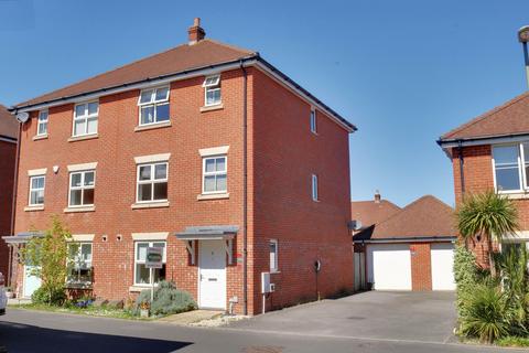 4 bed property, in Romsey, £425,000