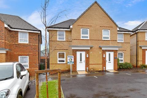 3 bed property, in Hollyhock Crescent, £240,000