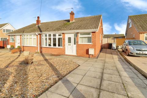 2 bed property, in Delves Close, £180,000
