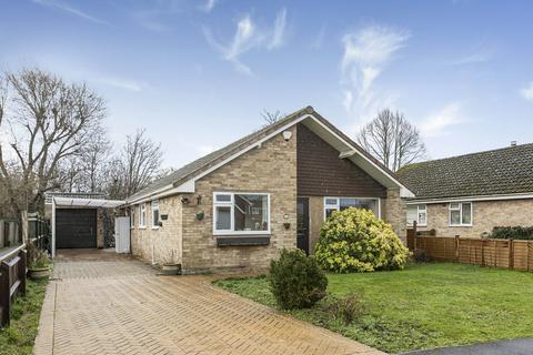 3 bed property, in Greenfield Crescent, £525,000