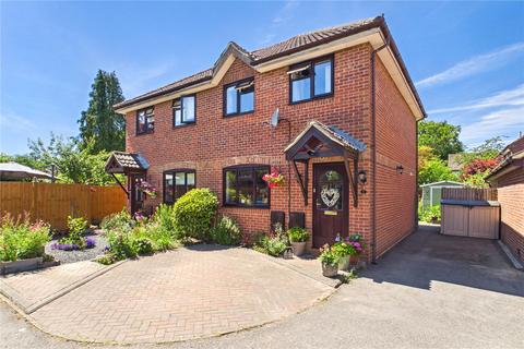 3 bed property, in Osler Close, £355,000