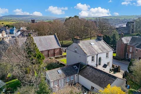 3 bed property, in Bookwell, £395,000