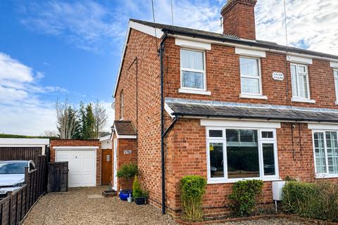 2 bed property, in Marden, £425,000