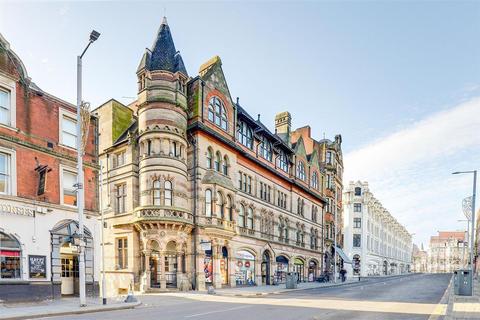 1 bed property, in Upper Parliament Street, £25,000