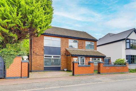5 bed property, in Gertrude Road, £600,000