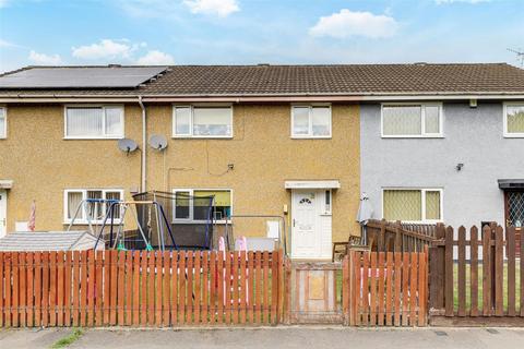 3 bed property, in Downing Gardens, £130,000