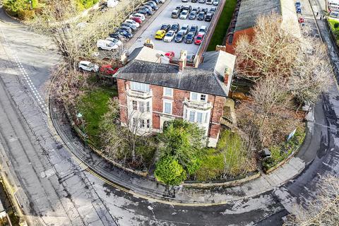 8 bed property, in Hampden Street, £600,000