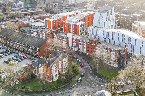 12 bed property, in Peel Street, £840,000