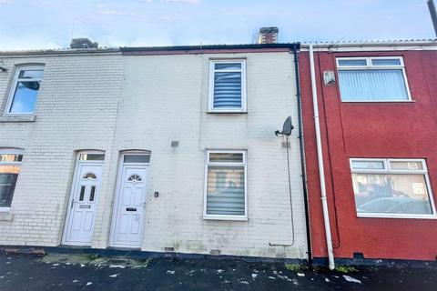 2 bed property, in Smiths Terrace, £55,000