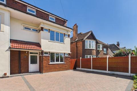 4 bed property, in Edwards Lane, £300,000