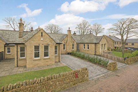 3 bed property, in Norwood Avenue, £685,000