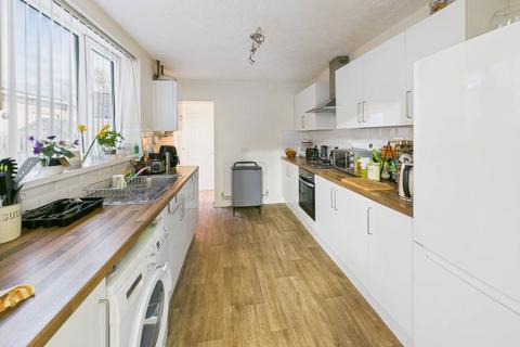 3 bed property, in Rosebury Street Hull HU3 6PQ, £90,000