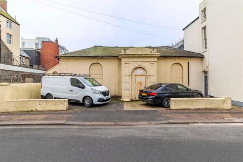 Studio, in Bedford Row, £275,000