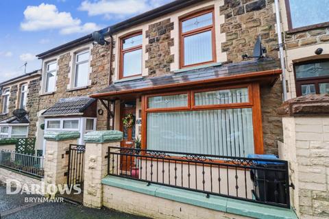 2 bed property, in Grosvenor Road, £150,000