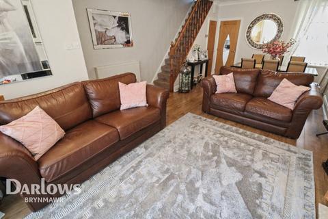 2 bed property, in Grosvenor Road, £150,000