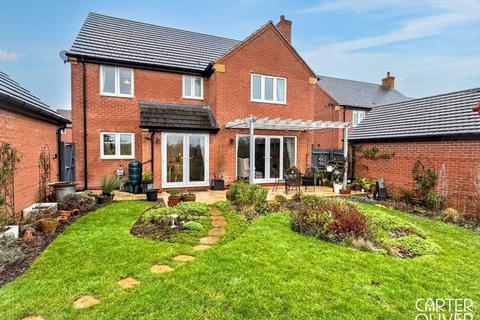 4 bed property, in Buttercup Close, £500,000