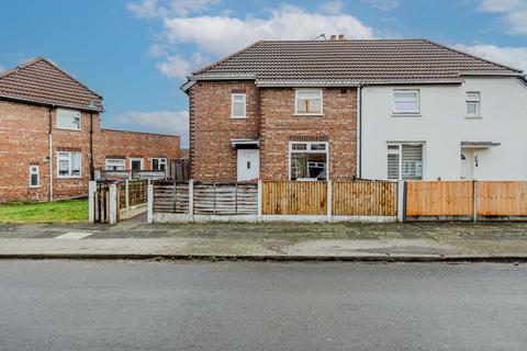 3 bed property, in Danefield Road, £180,000