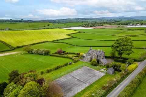 4 bed property, in Sellet Lodge, £920,000