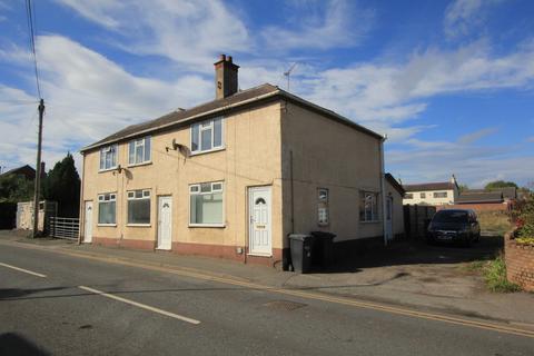 2 bed property, in Mill Lane, £125,000