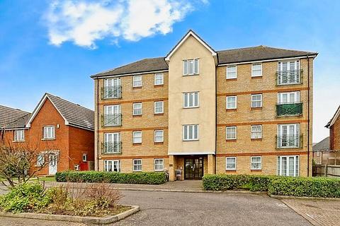 2 bed property, in Rawlyn Close, £240,000