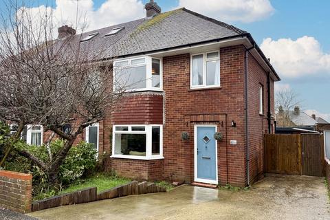 3 bed property, in Manor Gardens, £480,000