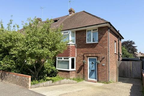 3 bed property, in Manor Gardens, £475,000
