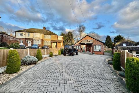 3 bed property, in Preston Gardens, £525,000
