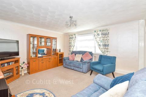3 bed property, in Monxton Green, £250,000