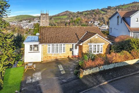 3 bed property, in Knowle Gardens, £400,000