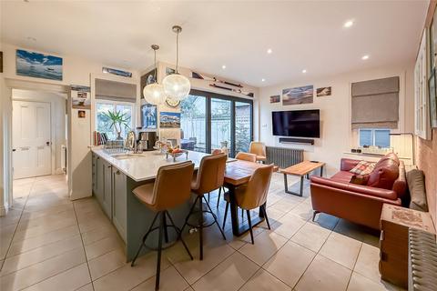 3 bed property, in Cravells Road, £1,195,000