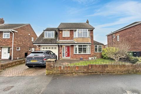 4 bed property, in Manor Road, £425,000