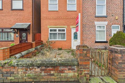 2 bed property, in Clipsley Lane, £100,000