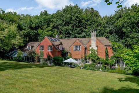 5 bed property, in Newnham Hill, £1,500,000