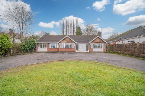 3 bed property, in Cromwell Lane, £525,000